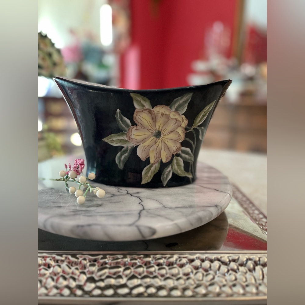 Gorgeous Chinese Noir Chinoiserie Oval-Shaped Planter w Hand-painted Florals